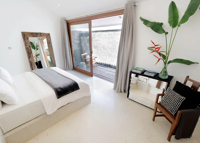 Aparthotel The 3*