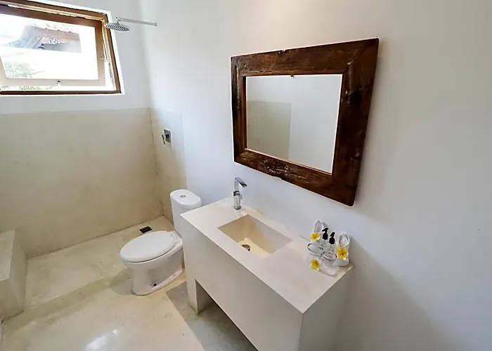 Aparthotel The 3*