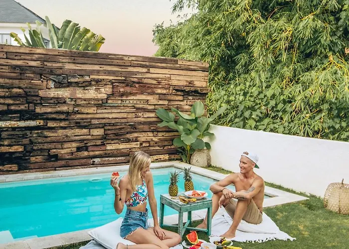 Aparthotel The 3*