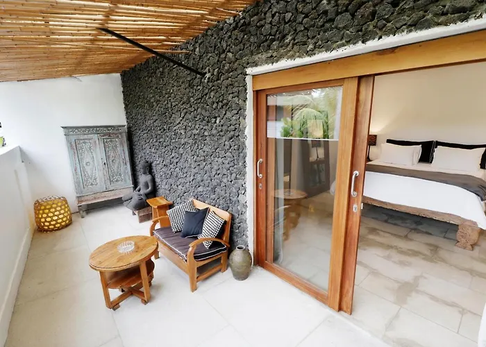 Aparthotel The 3*
